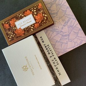 Eyeshadow and face palette bundle